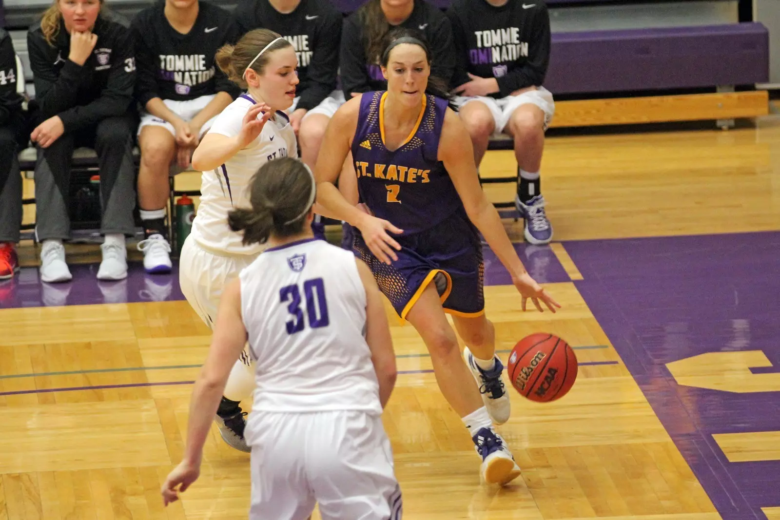 Huge fourth quarter propels Wildcats in 81-57 win over Macalester